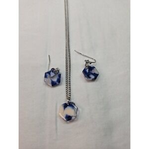 Blue White Marbled Resin Hexagon Necklace and Earring Set Silver Tone 23 Inch